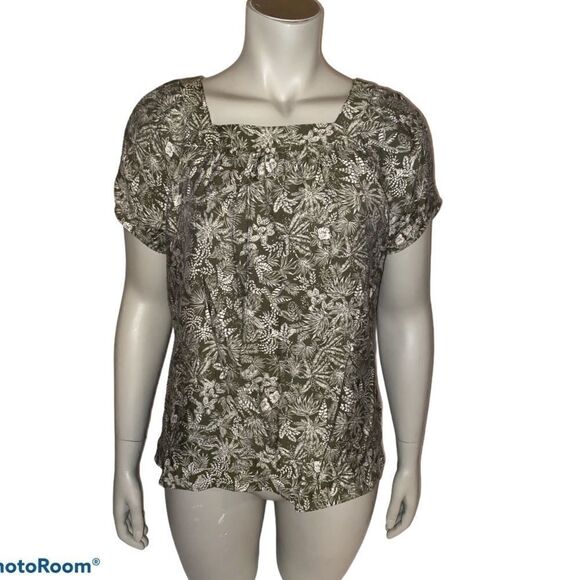 Christopher & Banks Tops - Christopher & Banks Green Floral Blouse Shirt Top